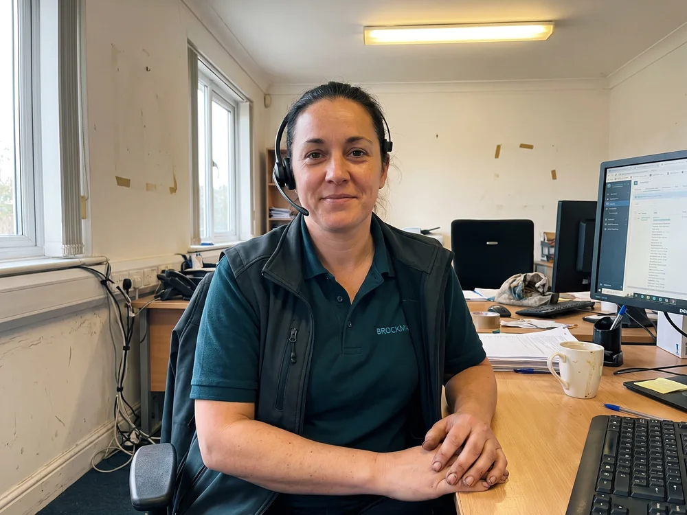 Kerstin Brockmann am Telefon